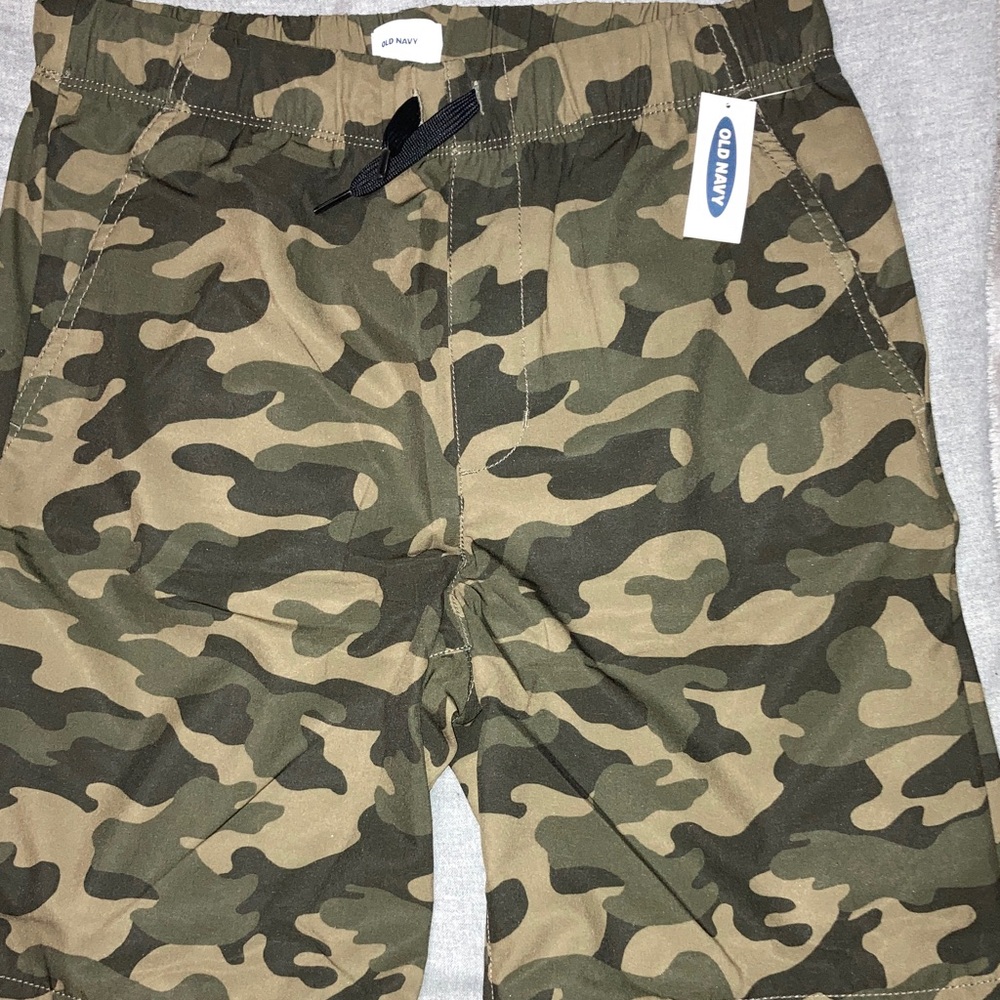 Old Navy Boy’s Green and Tan Tech Jogger Shorts